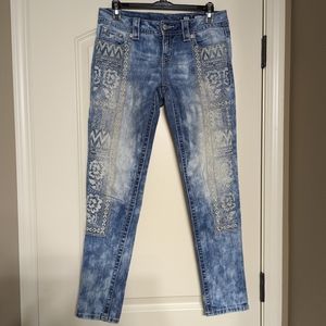 Embroidered skinny jeans